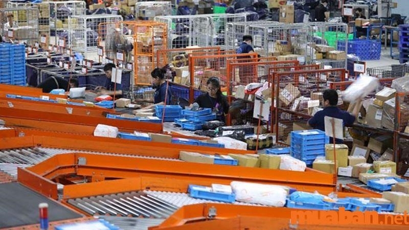 Tìm Hiểu Kho HCM Hub ở đâu? Quy Trình Giao Nhận Hàng ban-muon-biet-hcm-hub-nam-o-dau-va-quy-trinh-giao-nhan-hang-nhu-the-nao3F-day-la-thong-qkwj63