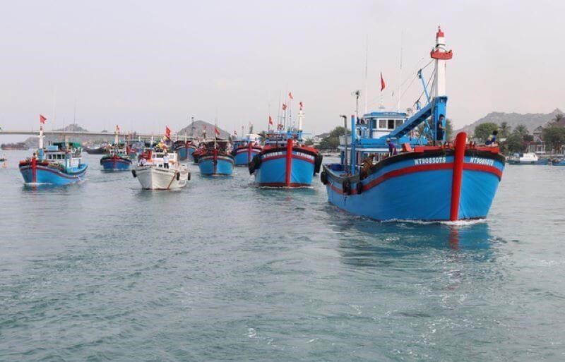 Đối mặt với những thử thách từ thiên tai và sự khan hiếm của tài nguyên thiên nhiên, chúng ta phải tìm cách đối phó và giải quyết.