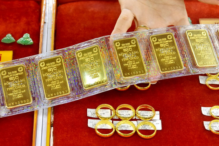Hơn 1,1 triệu thí sinh tham gia kỳ thi tốt nghiệp THPT 2025: Đề thi môn Toán và Ngữ Văn gây nhiều chú ý
